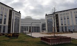 Yargıtay, terör örgütü elebaşı lehine slogan atan sanığa verilen beraati bozdu