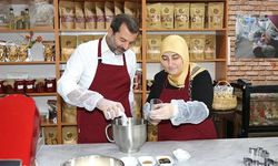 Başkan ve eşi engelliler için mutfağa girdi