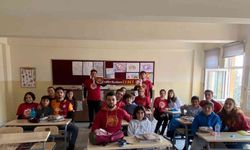 Galatasaray taraftarları köy çocuklarını sevindirdi