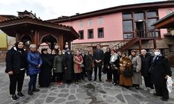 Başkan Dündar, Somuncu Baba Evi Fırını’nda vatandaşlarla bir araya geldi