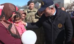 Bakan Akar, konteyner kentteki Kore gazisinin isteğini yerine getirdi