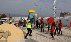 Bursa’da Büyükşehir’den depremzede çocuklara oyun parkı
