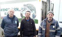 İznik’te çöp konteynırında bulunan para sahibine ulaştırıldı