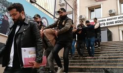 Gaspçılar, çatı tamiri için gelen işçiler çıktı