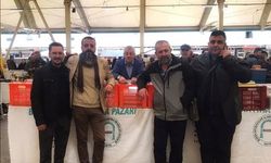 Bu pazara antika satmaya gelende memnun, alanda memnun.