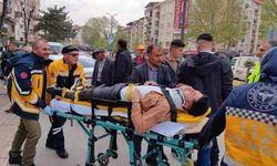 İnegöl'de Otomobil park halindeki araçlara çarptı