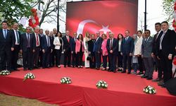 CHP'nin Bayramlaşmasında Sana Söz! Baharlar Gelecek sloganları atıldı.