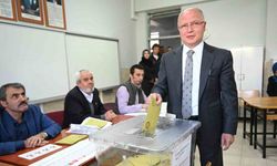 Başkan Davut Gürkan oyunu kullandı
