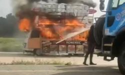 Bursa’da kokoreç aracının alev alev yandığı anlar kamerada