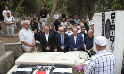 Süleyman Seba kabri başında anıldı