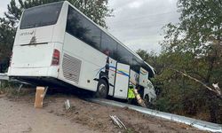 Bursa’da yolcu otobüsü şarampole uçtu: 2 yaralı