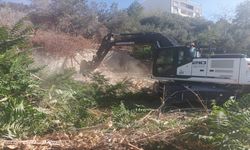 Karacabey’de metruk binaların yıkımı sürüyor