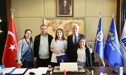 Başkan Mustafa Bozbey'den Öğrenciler ödüllerini  aldılar