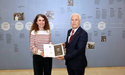 Nasip ve Nuri İyem Sergisi Bursa'da Rekor İlgi Görüyor