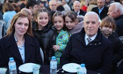 Başkan Bozbey baba ocağı Özlüce'de orucunu açtı.