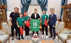 Bursa’da Geleceğin Başkanları Koltuğu Devraldı!