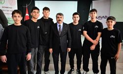 Başkan Oktay Yılmaz Tecrübelerini Öğrencilerle Paylaştı