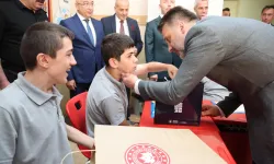 Şahin Biba, öğrencilerin karne heyecanına ortak oldu