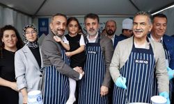 Muharrem Ayı Bereketi: Büyükşehir’den Vatandaşlara Aşure