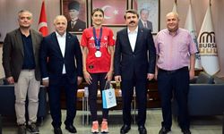Milli Tekvandocu Hatice Kübra İlgün’den  Çifte Madalya!