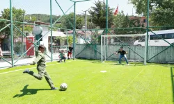 Osmangazi'de bir halı saha hizmeti daha