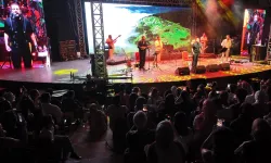 Selçuk Balcı ve sevilen grubu Koliva aynı sahneyi paylaştı.