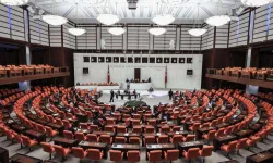 TBMM'deki sandalye dağılımı yeniden şekillendi.