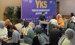 Üniversite tercih sürecinde gençlerin yanında