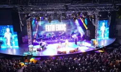 Fatih Erkoç Bursalılara unutulmaz bir gece yaşattı.
