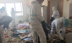 Nilüfer'deki Çöp evden 28 ton çöp çıktı!