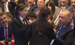 Erdoğan'dan çocuklara türkü süprizi