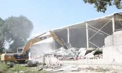 Nilüfer'de kaçak mücadelesi kapsamında yapılar yıkıldı
