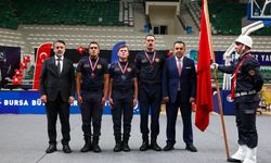 İtfaiyecilerin cesaretlerinin takdire şayan