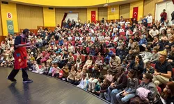 Çocuklar 'Evden Uzakta' ile tiyatroyla buluştu