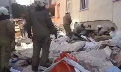 İstanbul Valiliği: Maltepe'de 3'ü çocuk 8 kişi sağ kurtarıldı.