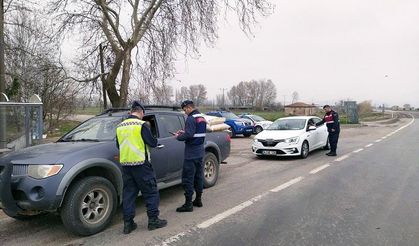 Balıkesir’de jandarmadan tarihi eser ve silah operasyonu