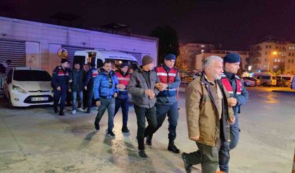 İnegöl'de  Jandarma 5 kaçak şahsı yakaladı