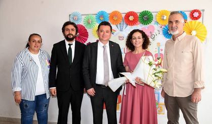 Öğrenci ve öğretmenlere başarı diledi.