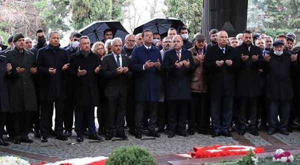 Cumhurbaşkanı Turgut Özal için İstanbul'da anma töreni yapıldı