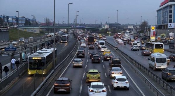 İstanbul'da ulaşım ücretlerine yüzde 40 zam yapıldı