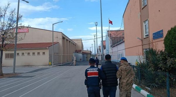 Bursa’da Aranan şahıs berber kılığına giren jandarma ekipleri tarafından yakalandı