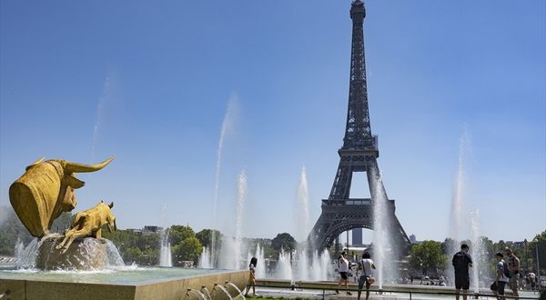 Fransa'da kavurucu yaz sıcakları nedeniyle 2 bin 816 kişi yaşamını yitirdi