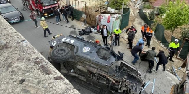 Sarıyer'de zırhlı polis aracının devrilmesi sonucu 2 polis yaralandı