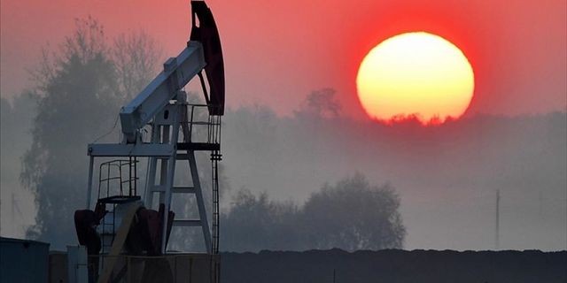 Uluslararası piyasalarda Brent petrolün varil fiyatı 96,02 dolar