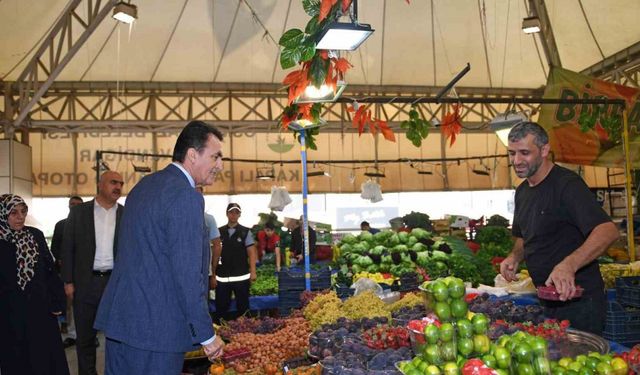 Başkan Dündar, “Çarşı ve pazarlar ekonominin kalbi”