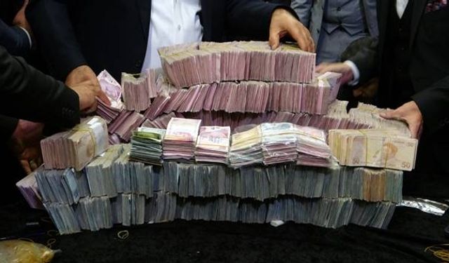 Damada 10 milyon TL, geline ise kilolarca altın takıldı.