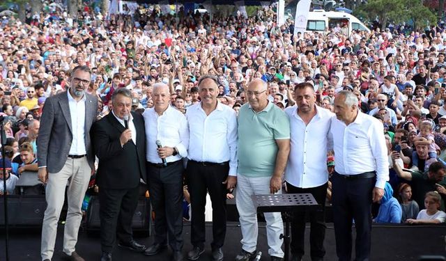 Bozbey: "Ülkemizin tüm güzel insanlarını seviyoruz"