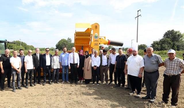 Başkan Alper Taban, kuru fasulye hasadı gerçekleştirdi.