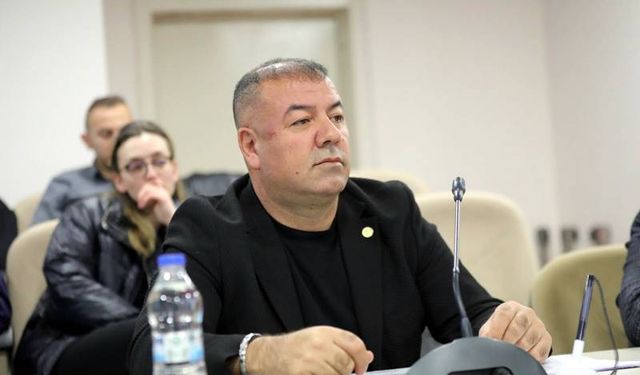 Latif Aydemir’den Vefa Dolu Bir Önerge