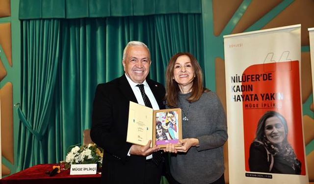 Yazar Müge İplikçi,  Kadınlarla Bir Araya Geldi